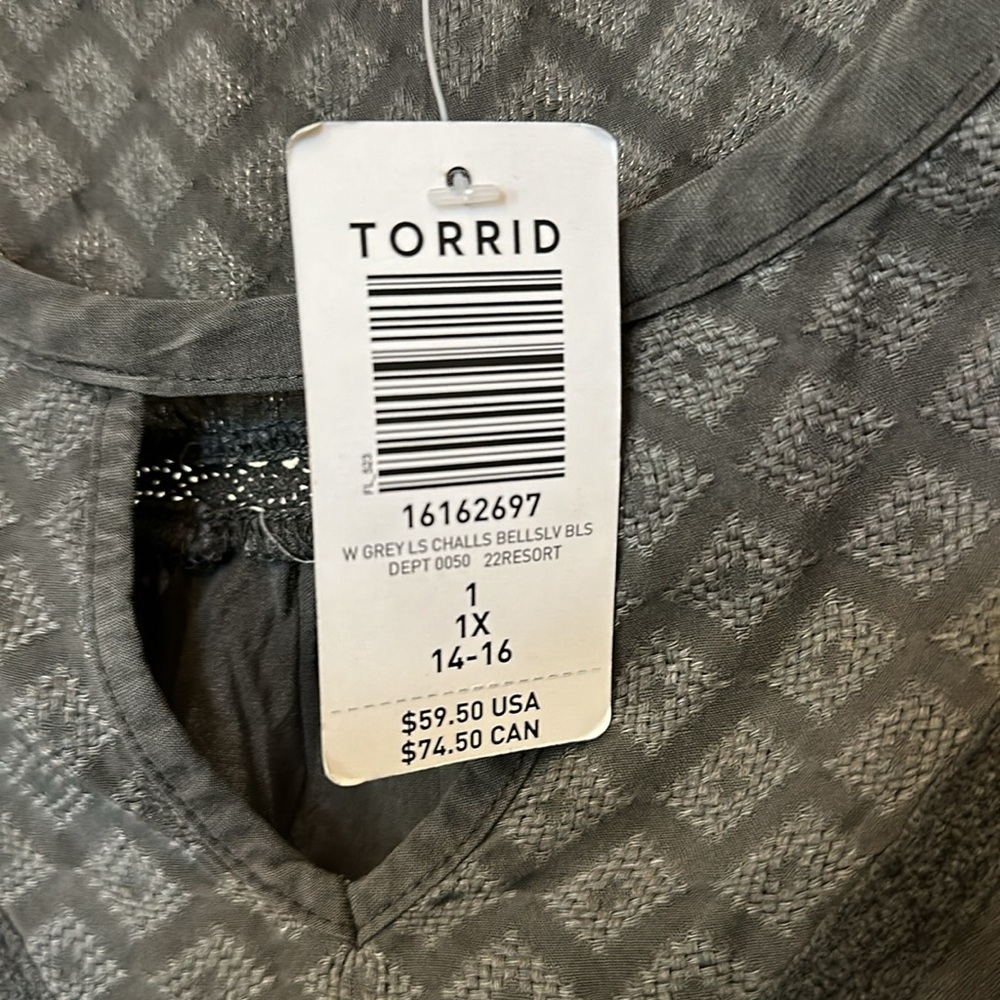 Nwt Torrid Gray Size 1 (14/16) 3/4 Flutter Sleeve… - image 2